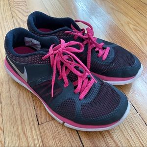 Nike sneakers women’s size 7.5